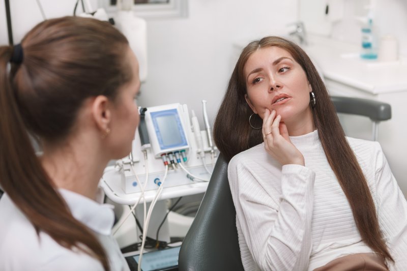 patient undergoing an emergency dental visit in Chicago